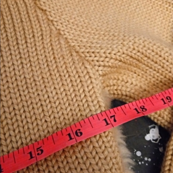 Warm sweater, real rabbit fur size S gold tan color - Picture 7 of 8